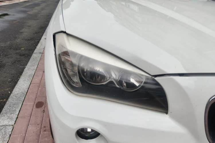 Used BMW X1 2013 sDrive18i Fashion Model Right Front Headlight