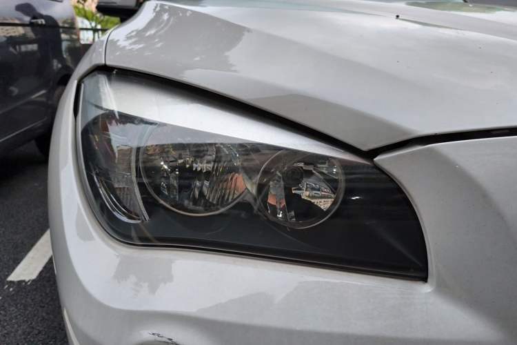 Used BMW X1 2013 sDrive18i Fashion Model Right Front Headlight