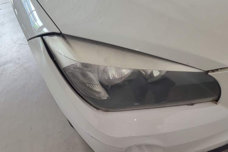 Used BMW X1 2013 sDrive18i Fashion Model Right Front Headlight