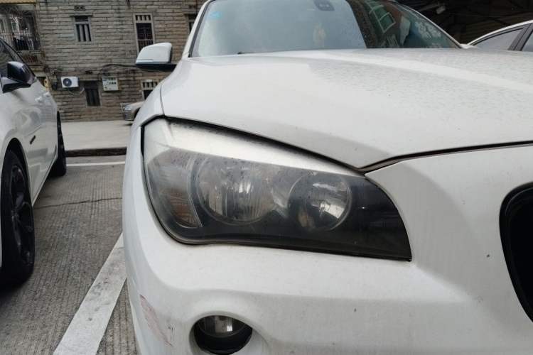 Used BMW X1 2013 sDrive18i Fashion Model Right Front Headlight