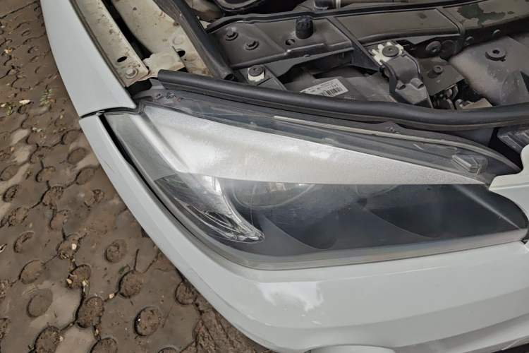 Used BMW X1 2013 sDrive18i Fashion Model Right Front Headlight