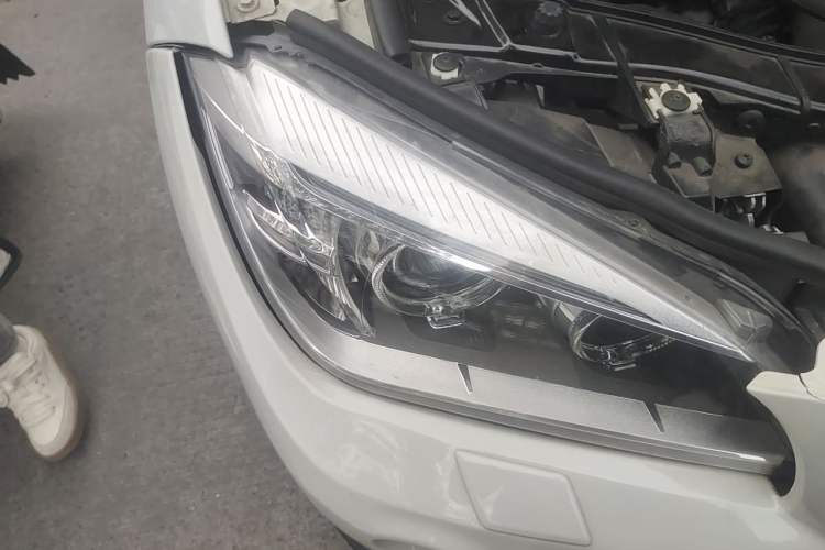 Used BMW X1 2013 sDrive20i Sports Design Package Right Front Headlight