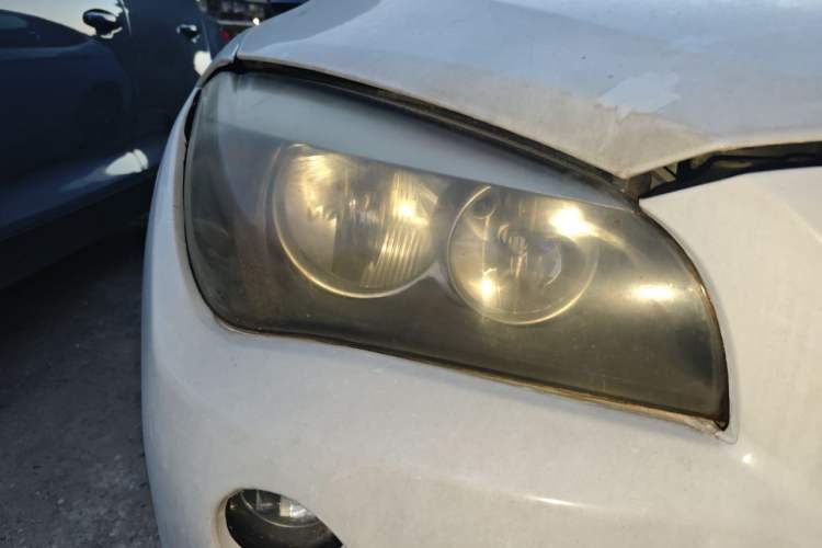 Used BMW X1 2013 sDrive18i Fashion Model Right Front Headlight