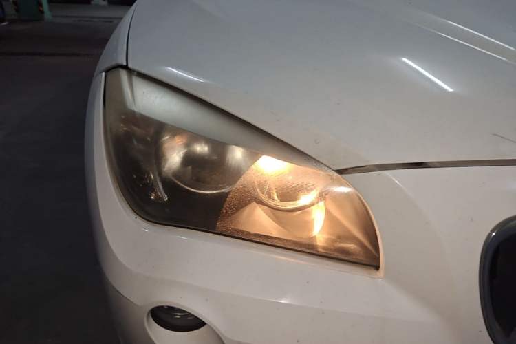 Used BMW X1 2013 sDrive18i Fashion Model Right Front Headlight