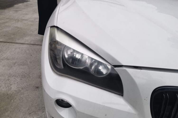 Used BMW X1 2013 sDrive18i Fashion Model Right Front Headlight