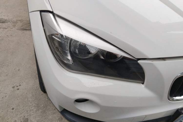 Used BMW X1 2013 sDrive18i Fashion Model Right Front Headlight