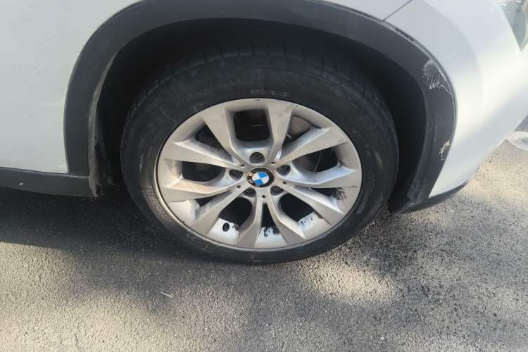 Used BMW X1 2013 sDrive18i Fashion Model Right Front Wheel Hub