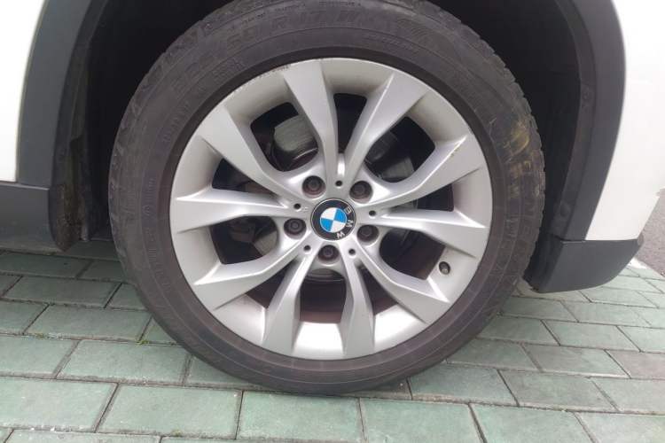 Used BMW X1 2013 sDrive18i Leading Model Right Front Wheel Hub