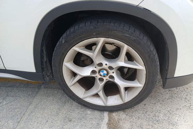 Used BMW X1 2013 xDrive20i X Design Package Right Front Wheel Hub