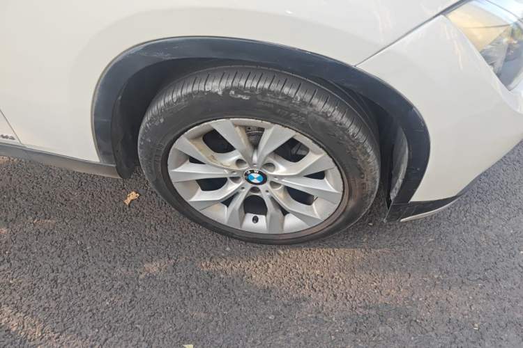Used BMW X1 2013 sDrive18i Fashion Model Right Front Wheel Hub