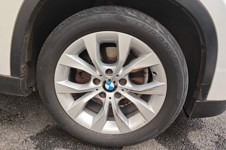 Used BMW X1 2013 sDrive18i Leading Model Right Front Wheel Hub