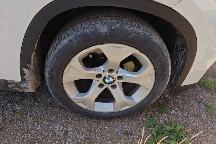 Used BMW X1 2013 sDrive18i Leading Model Right Front Wheel Hub