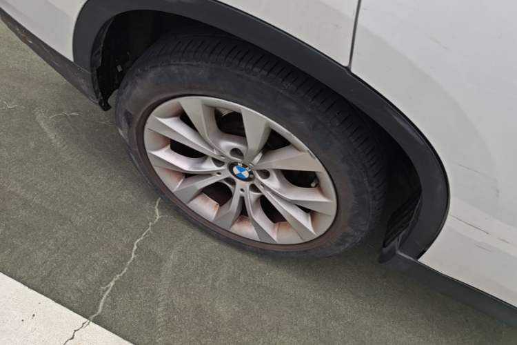 Used BMW X1 2013 sDrive18i Fashion Model Right Rear Wheel Hub