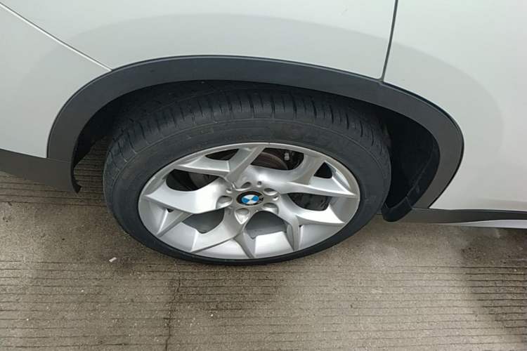 Used BMW X1 2013 xDrive20i X Design Package Right Rear Wheel Hub