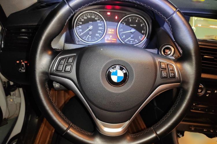 Used BMW X1 2013 xDrive20i X Design Package Steering Wheel