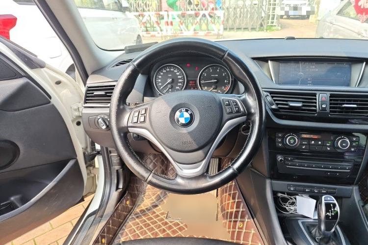 Used BMW X1 2013 xDrive20i X Design Package Steering Wheel