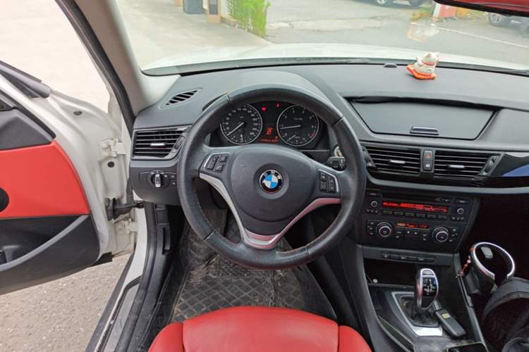Used BMW X1 2013 sDrive20i Sports Design Package Steering Wheel