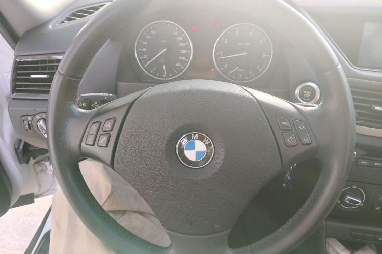 Used BMW X1 2013 sDrive18i Fashion Model Steering Wheel