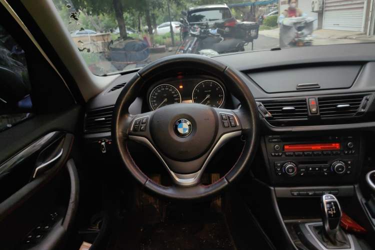 Used BMW X1 2013 sDrive20i Sports Design Package Steering Wheel