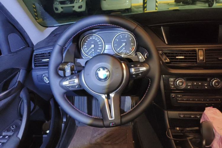 Used BMW X1 2013 xDrive20i X Design Package Steering Wheel