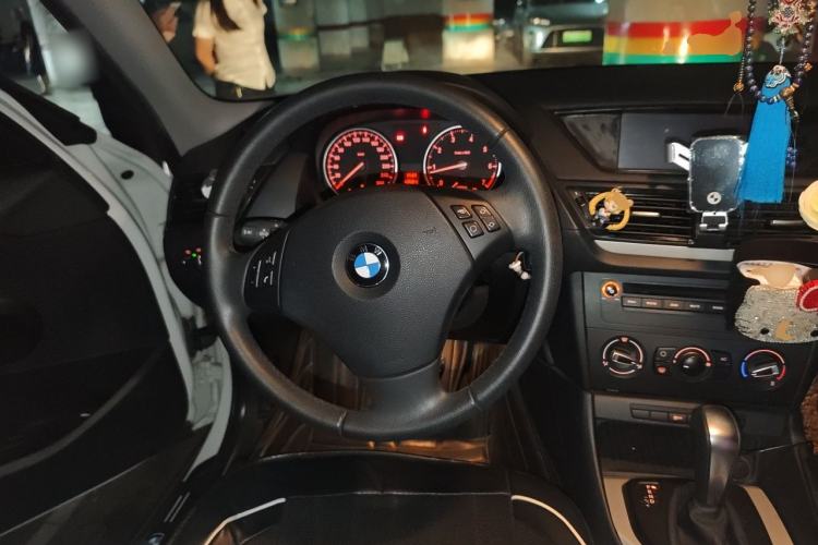 Used BMW X1 2013 sDrive18i Fashion Model Steering Wheel