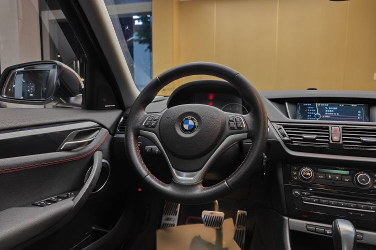 Used BMW X1 2013 sDrive18i Sport Design Package Steering Wheel
