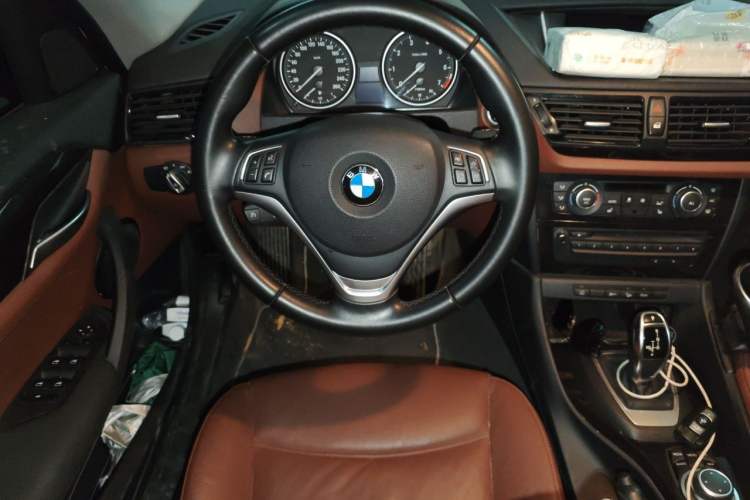 Used BMW X1 2013 xDrive20i X Design Package Steering Wheel