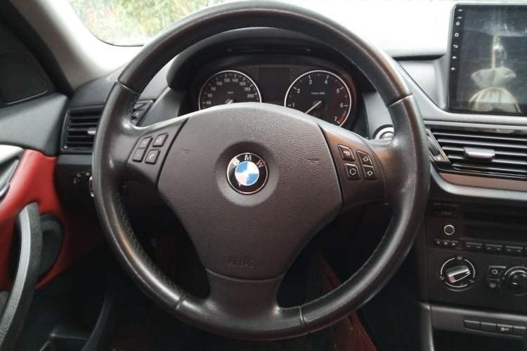 Used BMW X1 2013 sDrive18i Fashion Model Steering Wheel