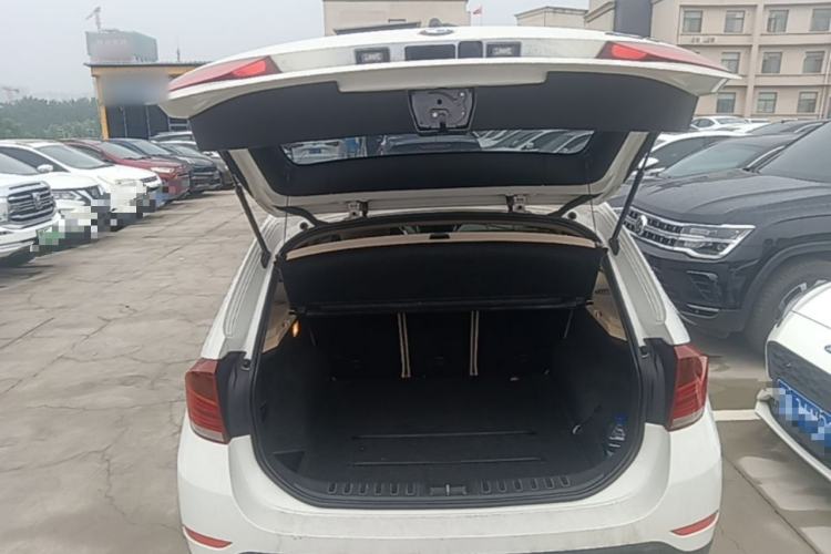 Used BMW X1 2013 sDrive18i Leading Model Trunk