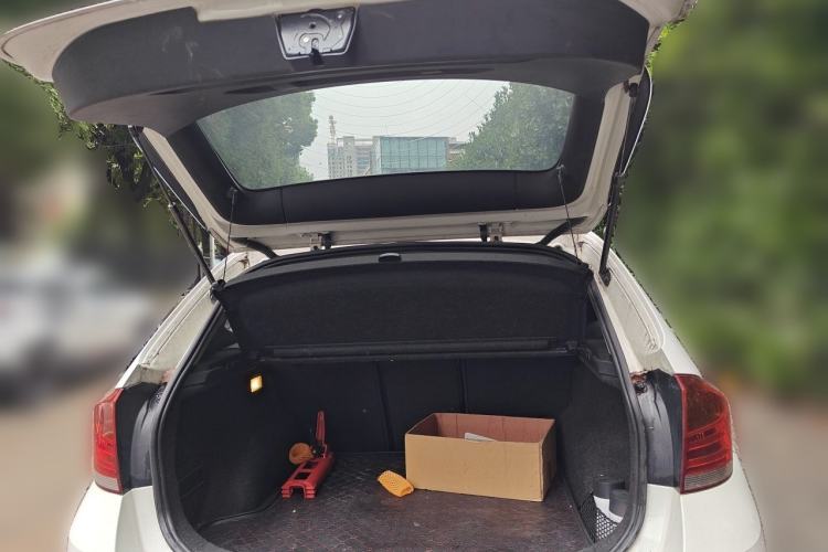 Used BMW X1 2013 sDrive18i Fashion Model Trunk
