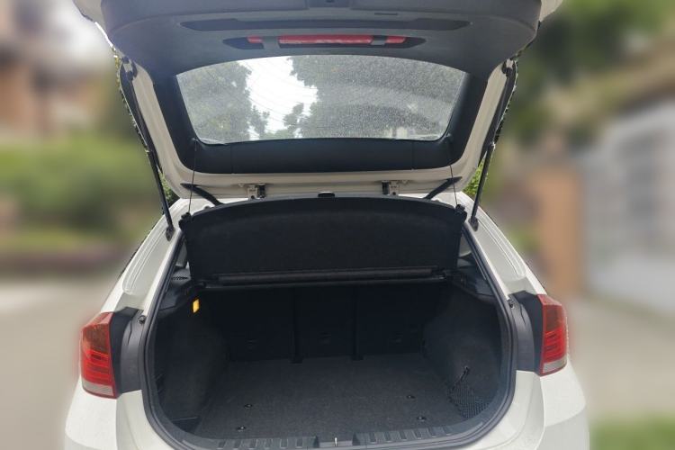 Used BMW X1 2013 sDrive18i manual model Trunk