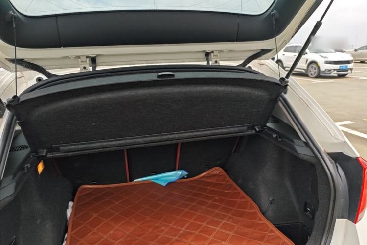 Used BMW X1 2013 sDrive18i Fashion Model Trunk