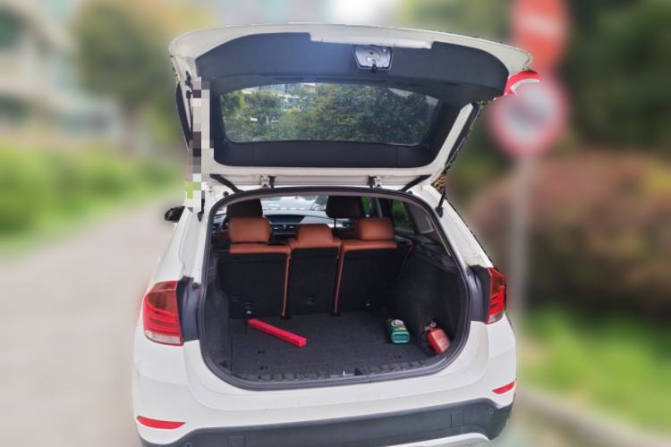 Used BMW X1 2013 sDrive18i Fashion Model Trunk