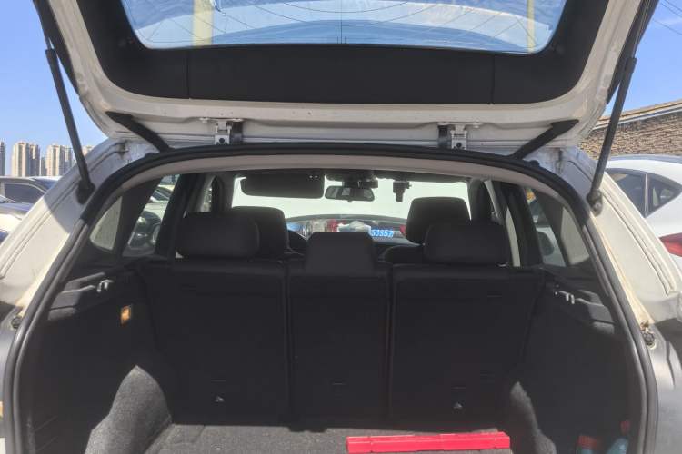Used BMW X1 2013 sDrive18i Fashion Model Trunk