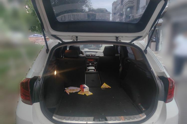 Used BMW X1 2013 sDrive20i Sports Design Package Trunk