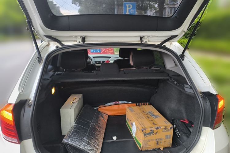 Used BMW X1 2013 sDrive18i Fashion Model Trunk
