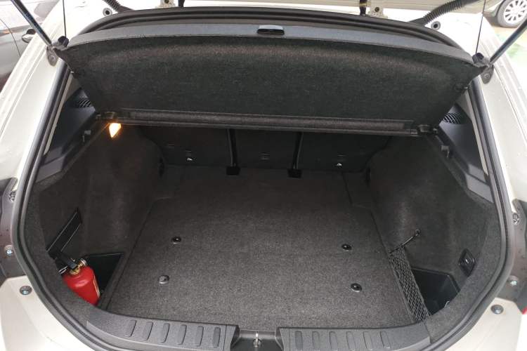 Used BMW X1 2013 sDrive18i Leading Model Trunk