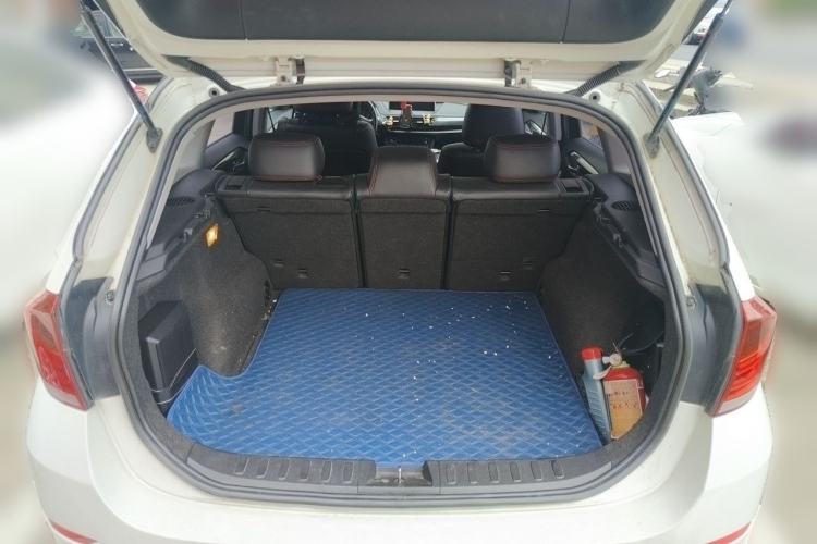 Used BMW X1 2013 sDrive18i Fashion Model Trunk