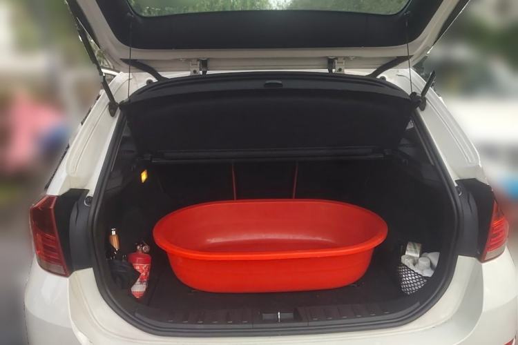 Used BMW X1 2013 sDrive20i Sports Design Package Trunk