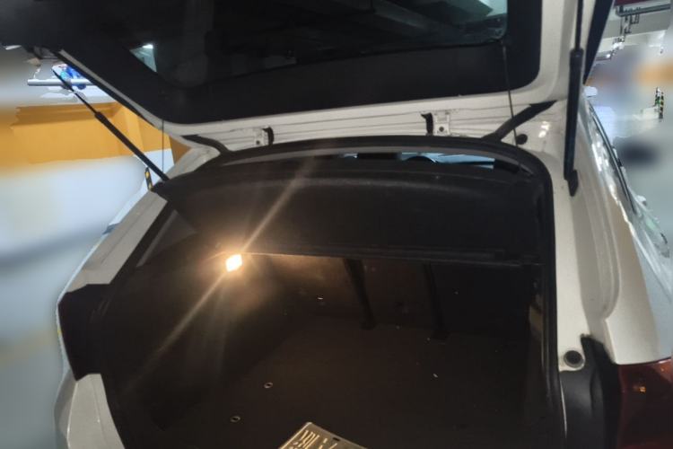 Used BMW X1 2013 sDrive18i manual model Trunk