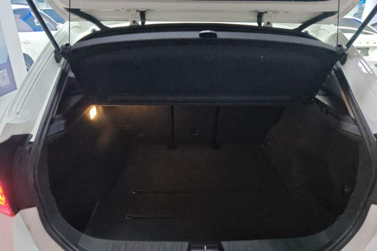 Used BMW X1 2013 sDrive18i Sport Design Package Trunk