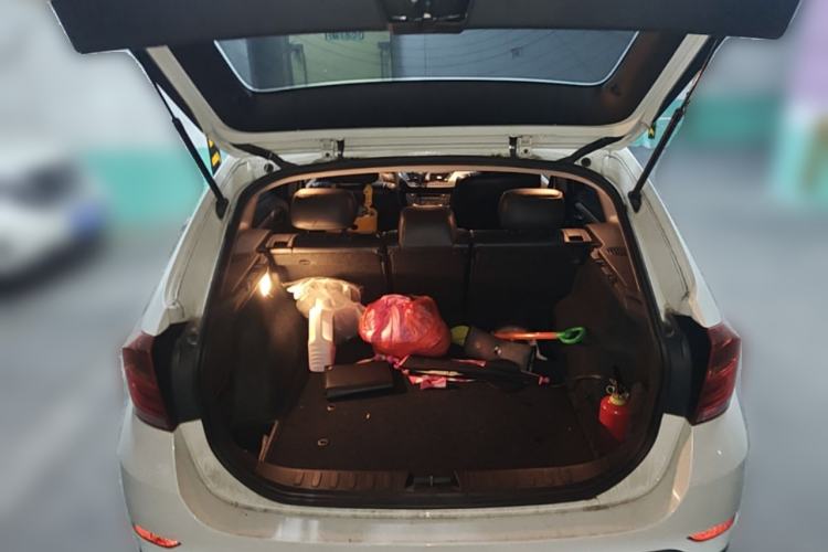 Used BMW X1 2013 sDrive18i Fashion Model Trunk