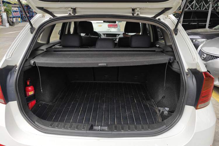 Used BMW X1 2013 sDrive18i Leading Model Trunk