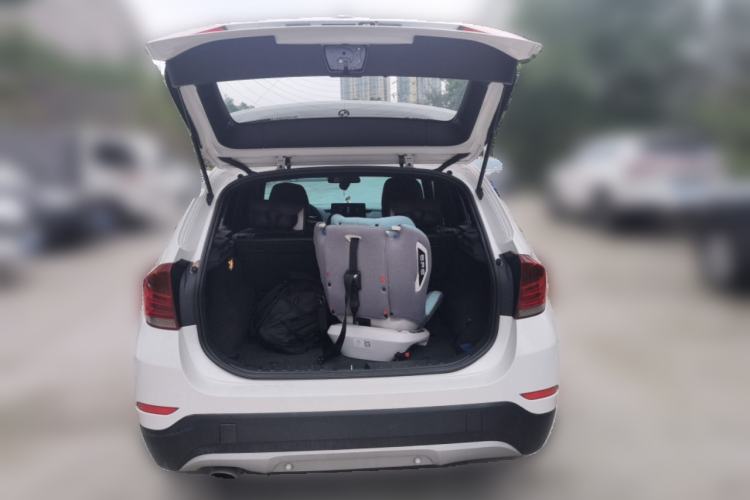 Used BMW X1 2013 sDrive18i Fashion Model Trunk