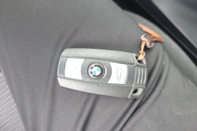 Used BMW X1 2013 sDrive18i manual model Vehicle Key