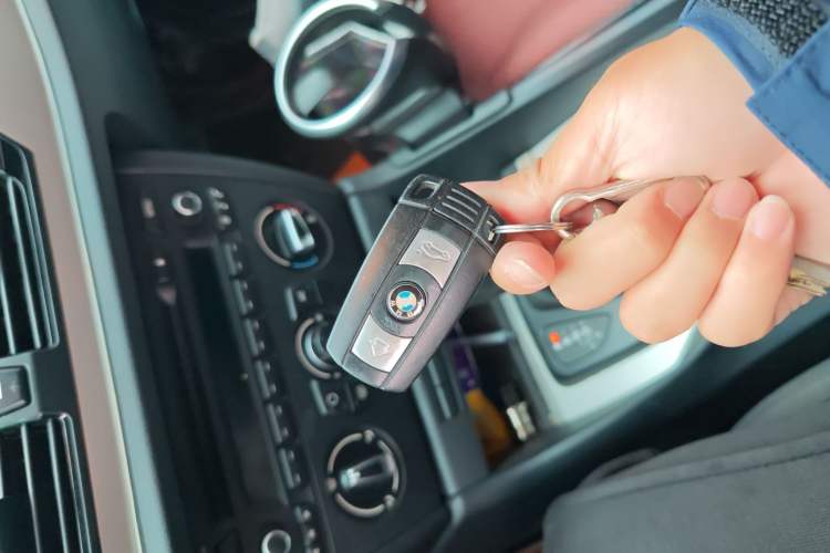 Used BMW X1 2013 sDrive18i Fashion Model Vehicle Key