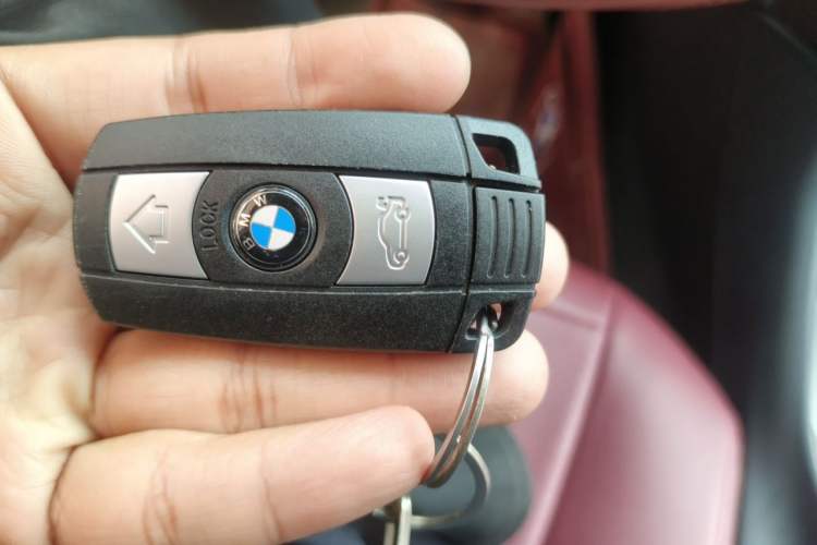 Used BMW X1 2013 sDrive18i Fashion Model Vehicle Key