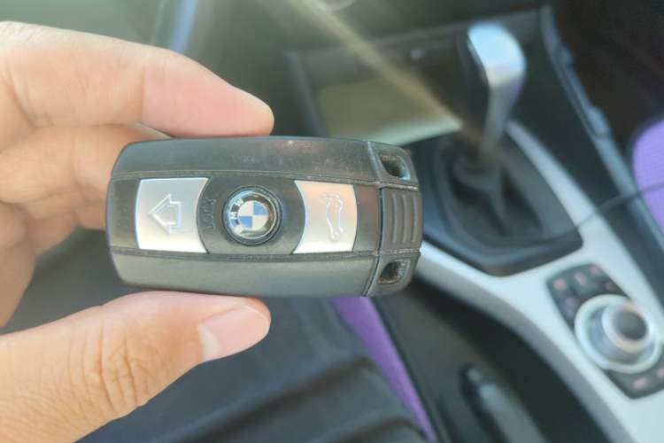 Used BMW X1 2013 sDrive18i Fashion Model Vehicle Key