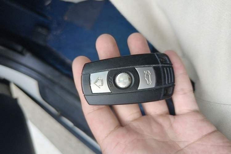 Used BMW X1 2013 sDrive18i Fashion Model Vehicle Key