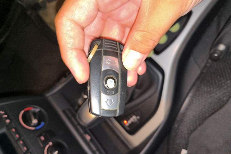 Used BMW X1 2013 sDrive18i Fashion Model Vehicle Key